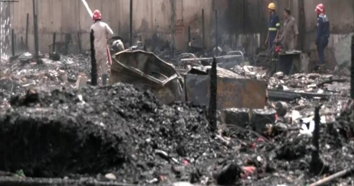 Delhi: Fire breaks out in slums near Shastri Park after LPG cylinder blast